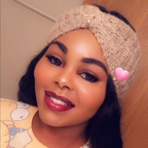 Meet your Posher, Candace